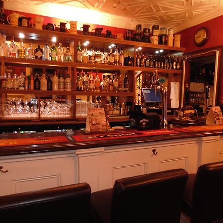 Cedar Inn Единбург Екстериор снимка