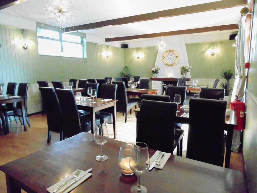 Cedar Inn Единбург Екстериор снимка