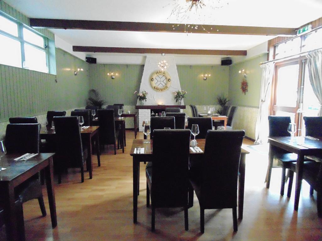 Cedar Inn Единбург Екстериор снимка