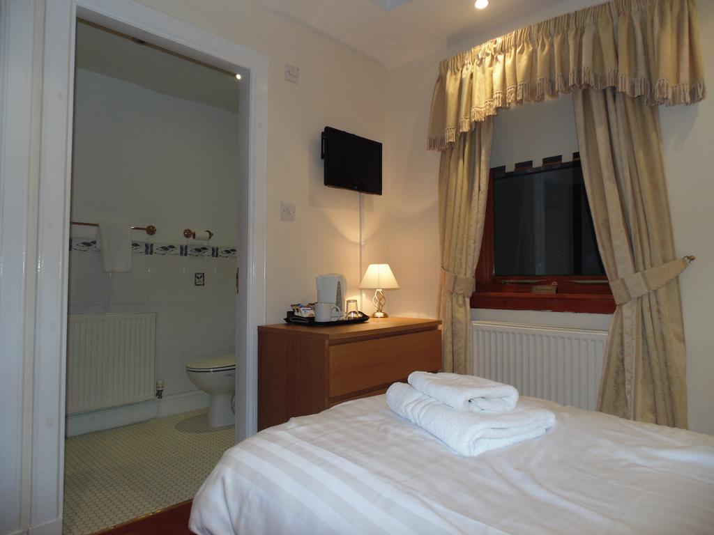 Cedar Inn Единбург Стая снимка