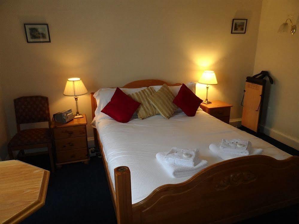 Cedar Inn Единбург Екстериор снимка
